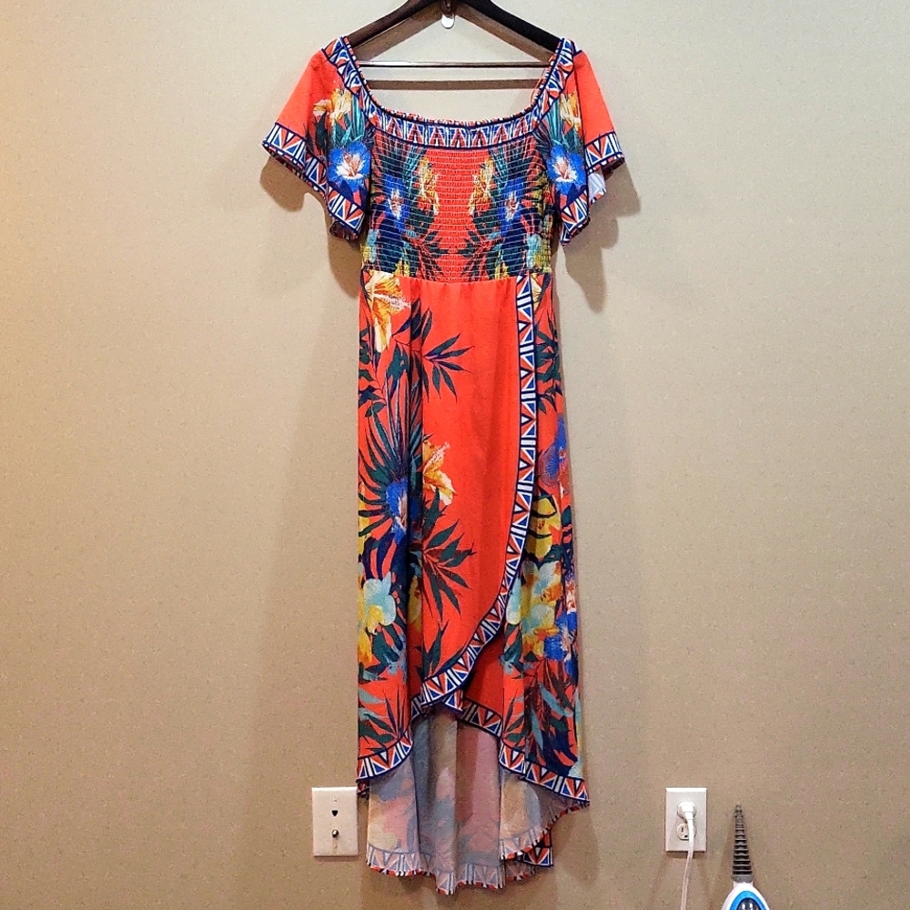 Tropical dress Jealous Tomato brand size L EUC Can be worn on or off shoulder.
